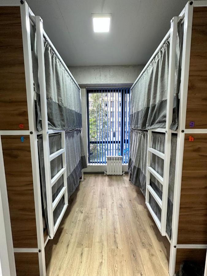 Izzzi Hostel Bishkek Exterior photo